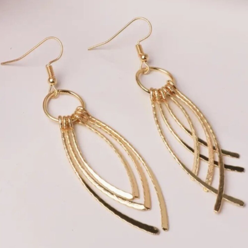 Simple Elegance Tassel Wing Feather Pendant Earrings